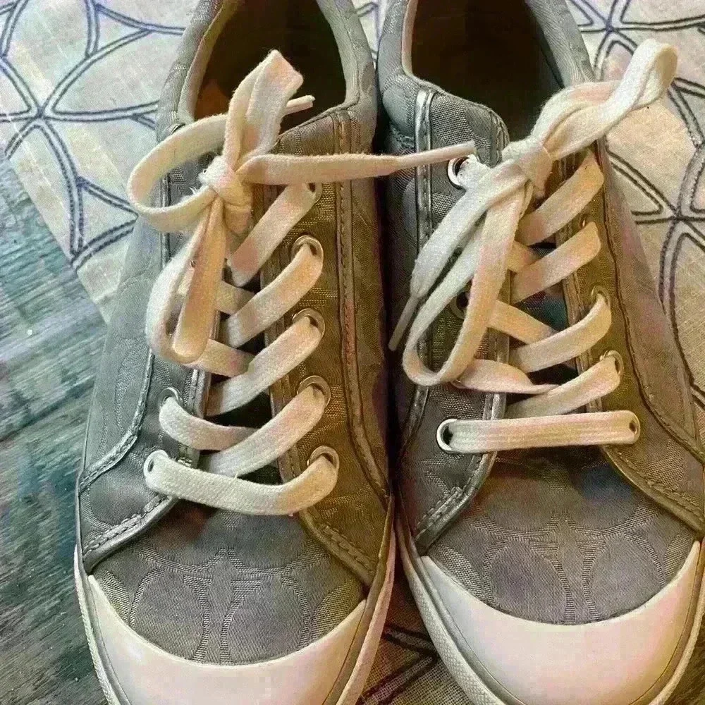 Coach, Barrett Sneaker with logo, Silver, Size 8B